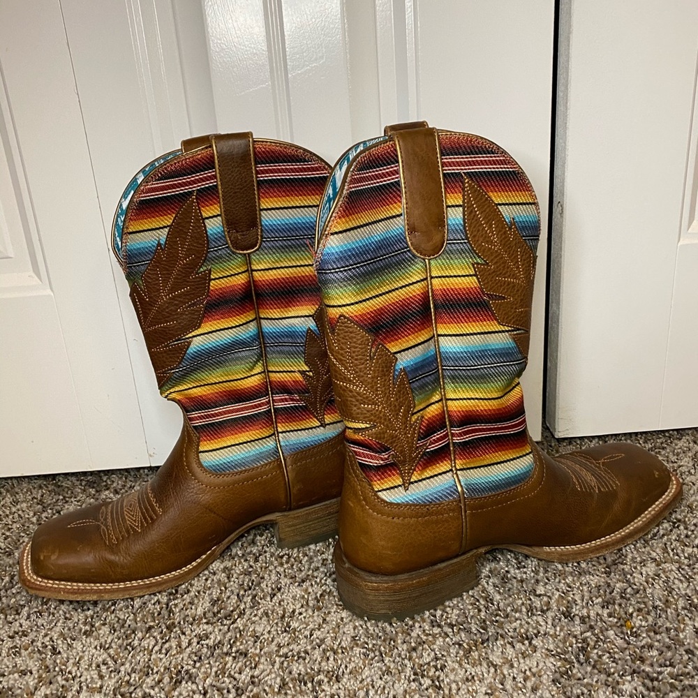 Women’s Ariat Cowboy boots size 9